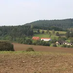 - Slapy/pazderny