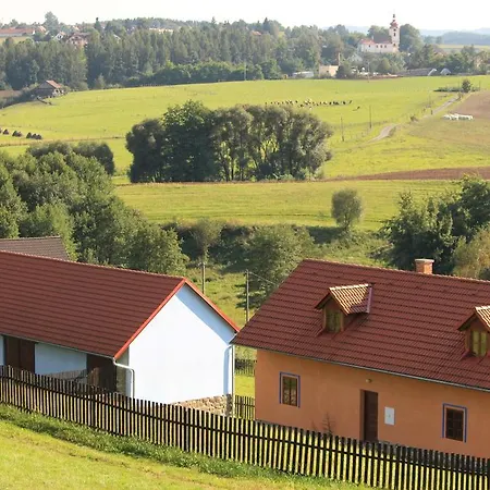 Gospodarstwo wiejskie - Slapy/pazderny *